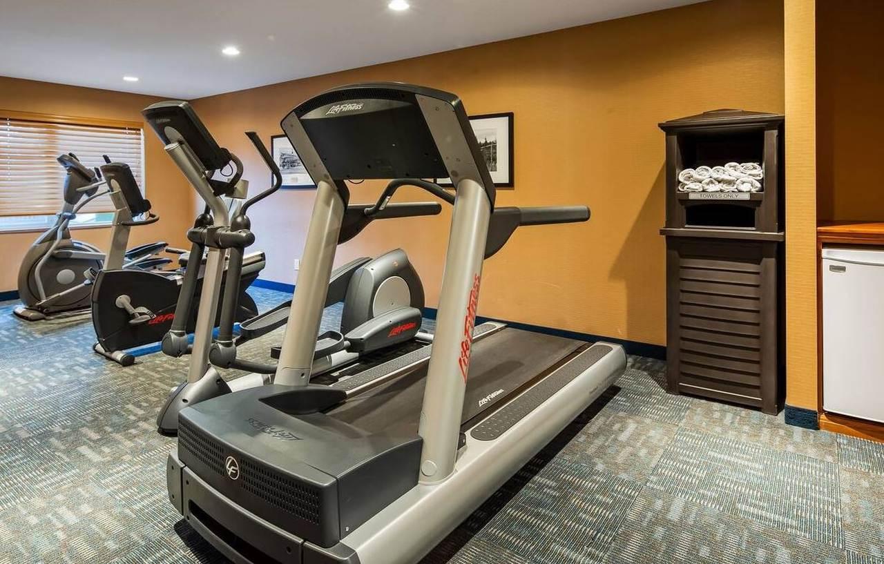 Best Western Plus Country Meadows Inn Aldergrove Екстериор снимка