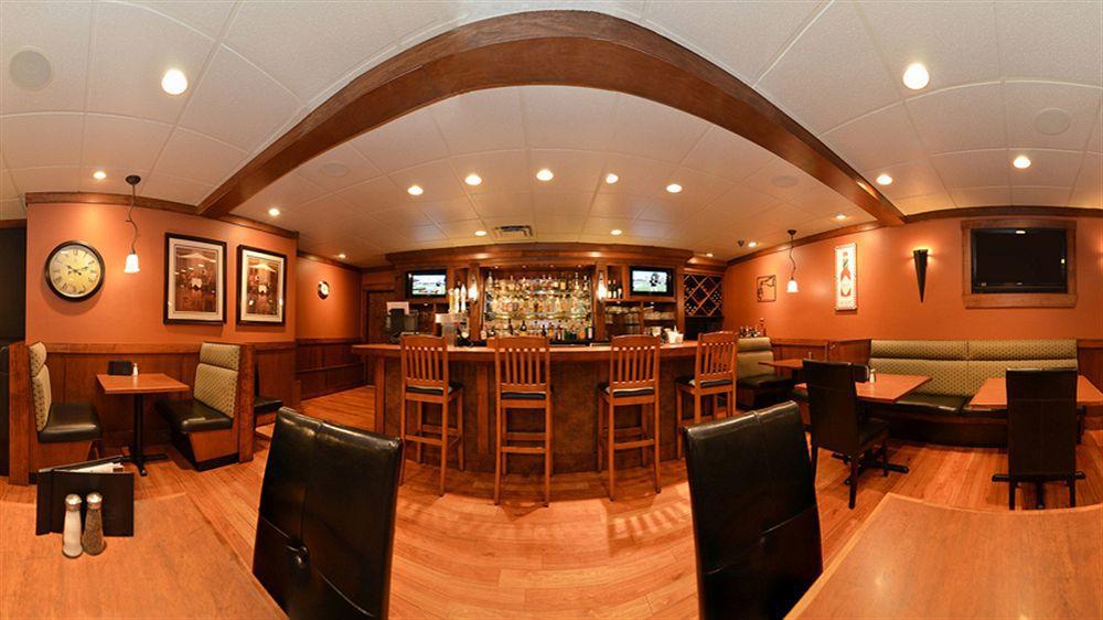 Best Western Plus Country Meadows Inn Aldergrove Екстериор снимка