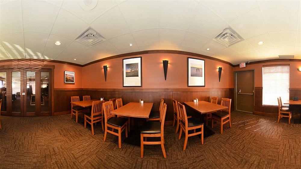 Best Western Plus Country Meadows Inn Aldergrove Стая снимка