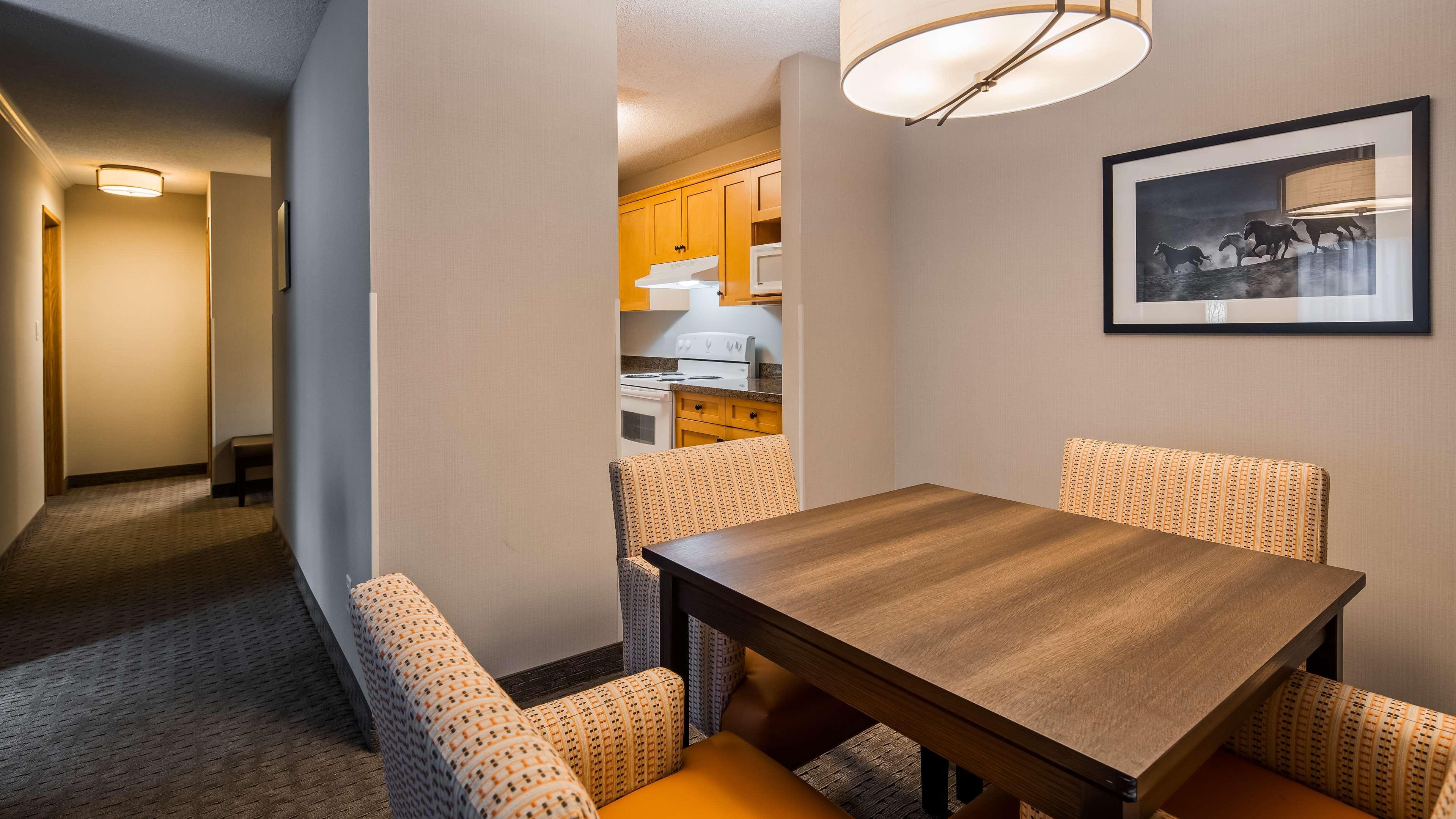 Best Western Plus Country Meadows Inn Aldergrove Екстериор снимка