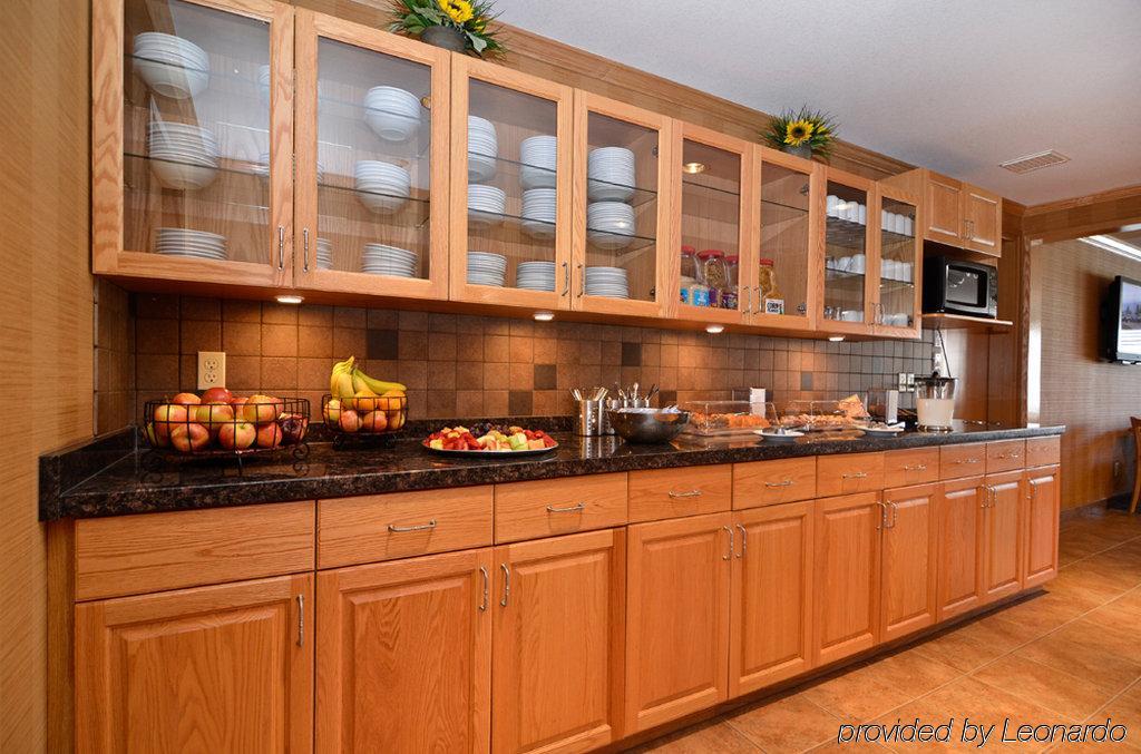 Best Western Plus Country Meadows Inn Aldergrove Екстериор снимка