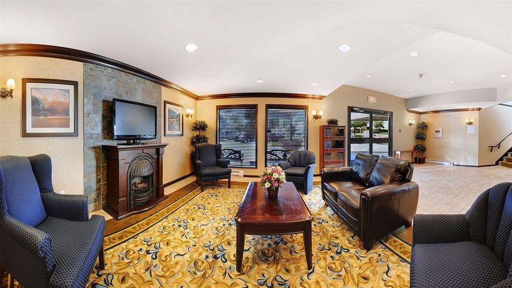 Best Western Plus Country Meadows Inn Aldergrove Екстериор снимка
