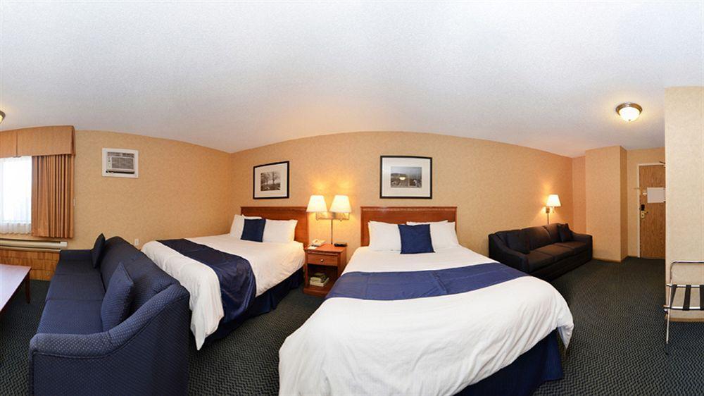 Best Western Plus Country Meadows Inn Aldergrove Екстериор снимка