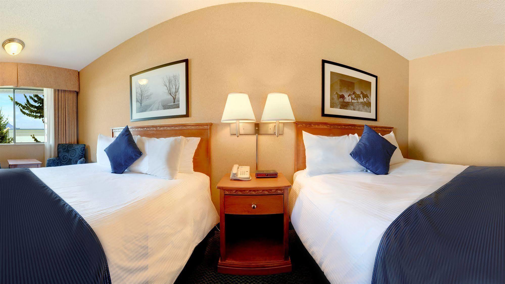 Best Western Plus Country Meadows Inn Aldergrove Екстериор снимка